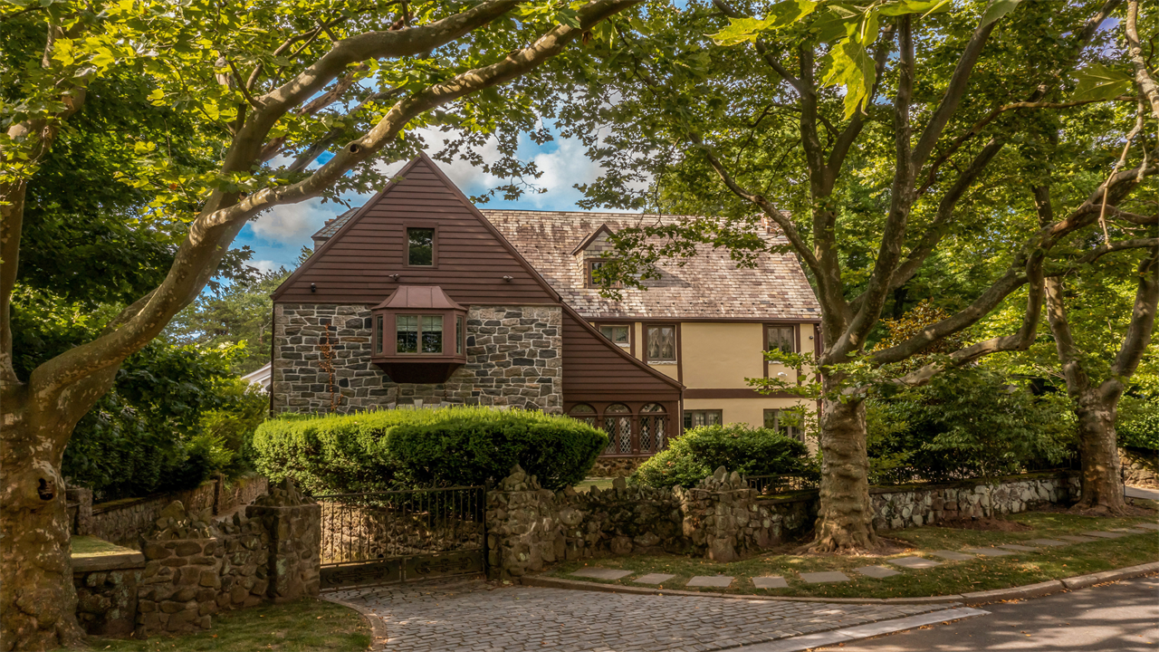 The “Godfather” House Is Now on Airbnb