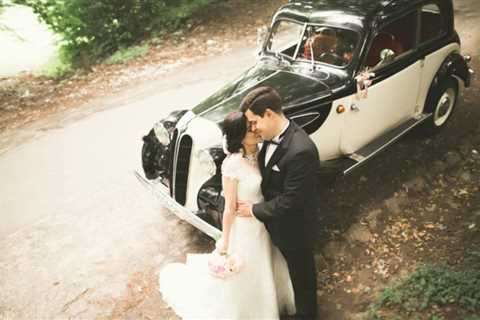 How to Rent a Vintage Car for a Wedding