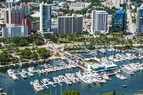 Who is the richest person in sarasota?