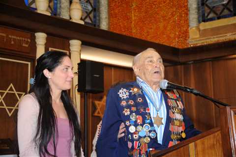 Jewish center honors WWII vets, Holocaust survivors