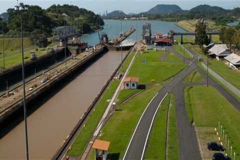 Exploring the Panama Canal: Visiting Miraflores Visitor Center