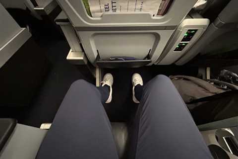 The Airlines With the Best Legroom (& How to Find Them)