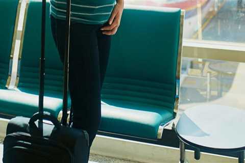How to travel safe while pregnant?