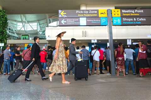 Bali’s Airport Officials Encourage Tourists To Use Electronic Customs Declaration To Avoid Crowds