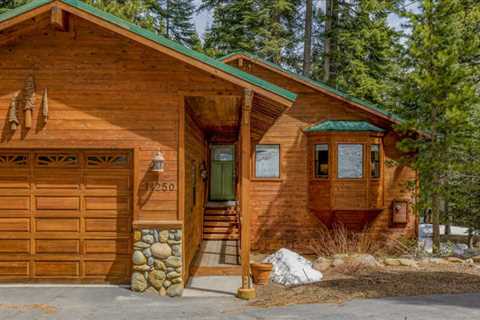 Truckee California Holiday Rentals - Cozy Copenhagen Cabin in Tahoe Donner
