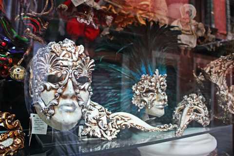 Reasons Why a Venetian Mask Makes the Perfect Souvenir From Venice Italy