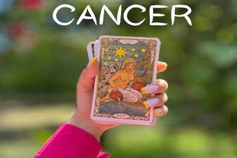 CANCER ❤️🤩YOU GET BACK WHAT YOU LOST!😚AND NEXT TO IT SOMEONE FINALLY APPEARS IN FRONT OF..