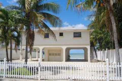 Lucia House: Charming 2 Bedroom Vacation Rental in Summerland Key, FL - Sleeps 6