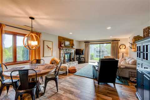 Chetola: Cardinal 101 - Condo for Short Term Rental in Blowing Rock, NC. 2 Bedrooms, Accommodates 6...