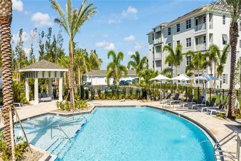 Exploring Budget-Friendly Accommodations in Lee County, Florida